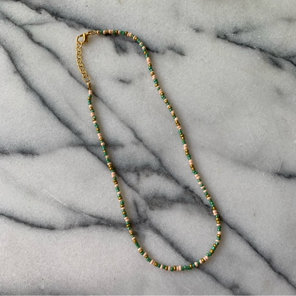 Beaded colorful Handmade necklace in gold, green and peach! - Picture 3 of 6